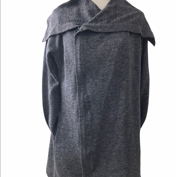 Gray Long Sleeves Sweater Size Large - Picture 8 of 8